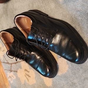 Covington  Bentley Black dress shoes  size 11